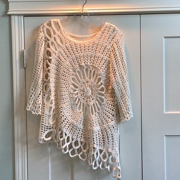 Asymmetrical Lined Crochet Cream Top Med. - Picture 1 of 7